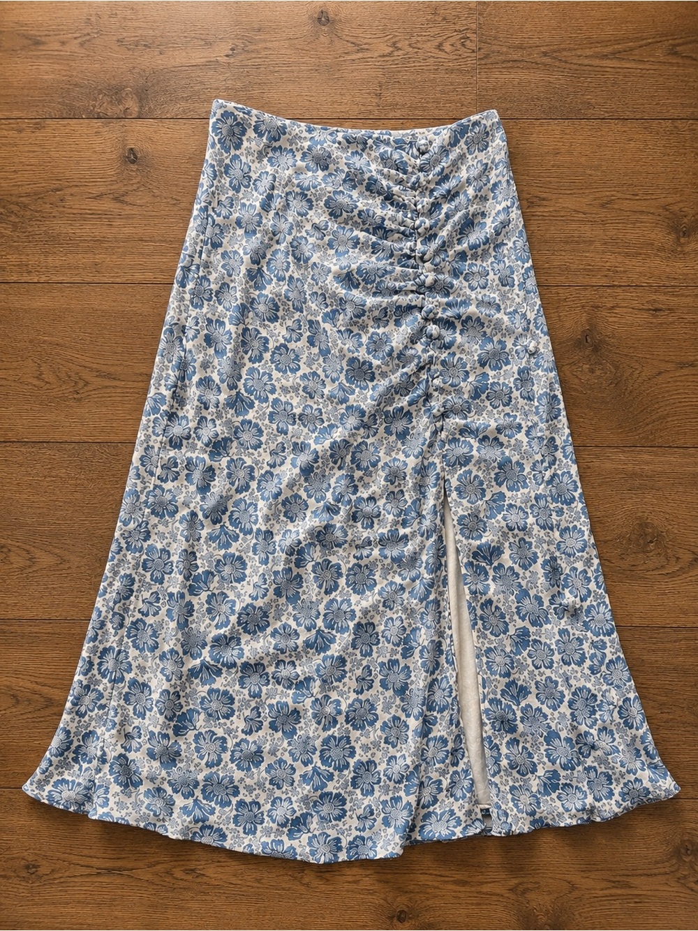 REFORMATION BLUE FLORAL RUCHED MIDI SKIRT - Picture 2 of 7